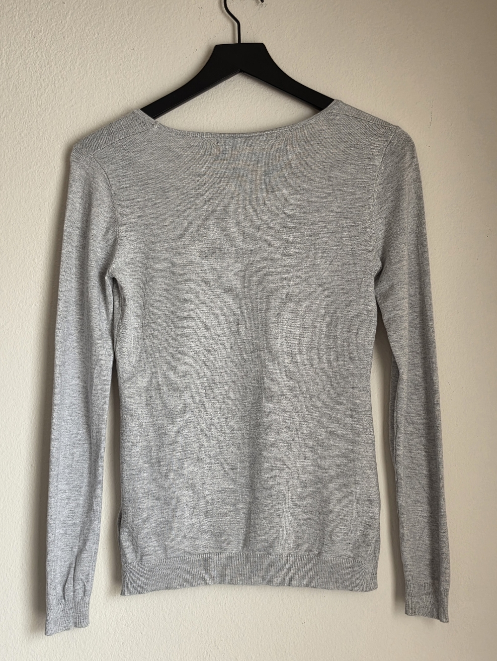 GUESS Women's Long Sleeve Gray Sweater Jewel Accents Size Small - Picture 6 of 10